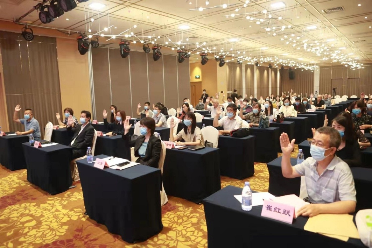 我校两名盟员当选房山区民盟总支委员